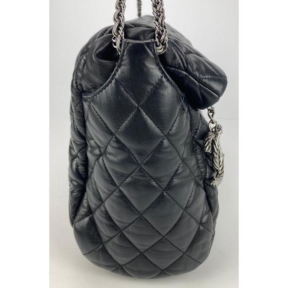 CHANEL Paris-Moscow Red Square Kremlin Large Shoulder Bag - Picture 2 of 9